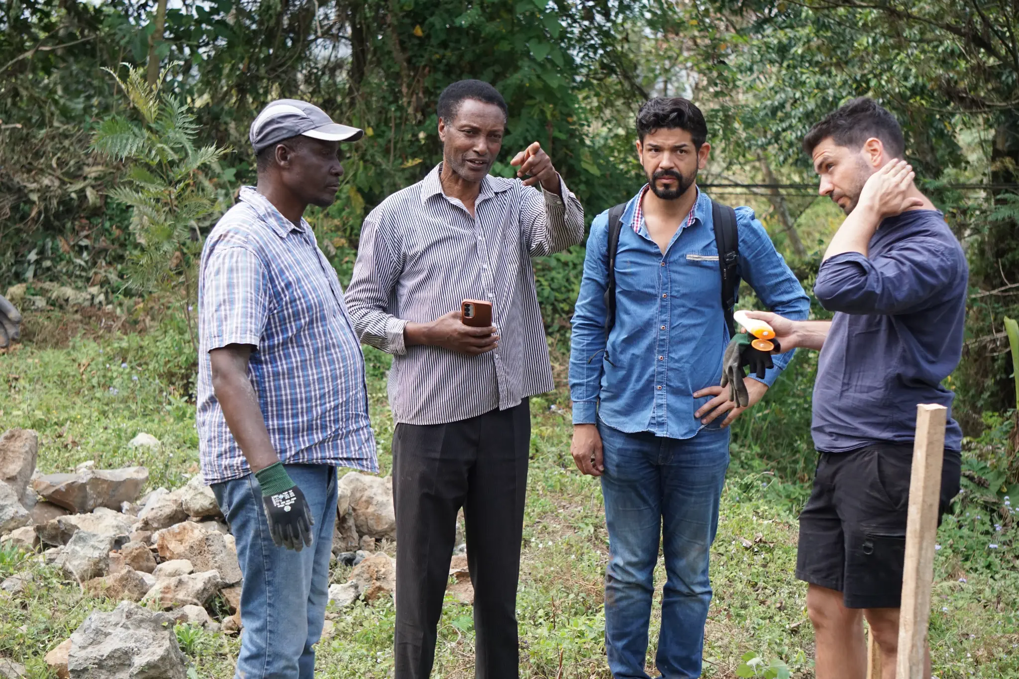 Joao Heep und das Team bei der Planung vor Ort