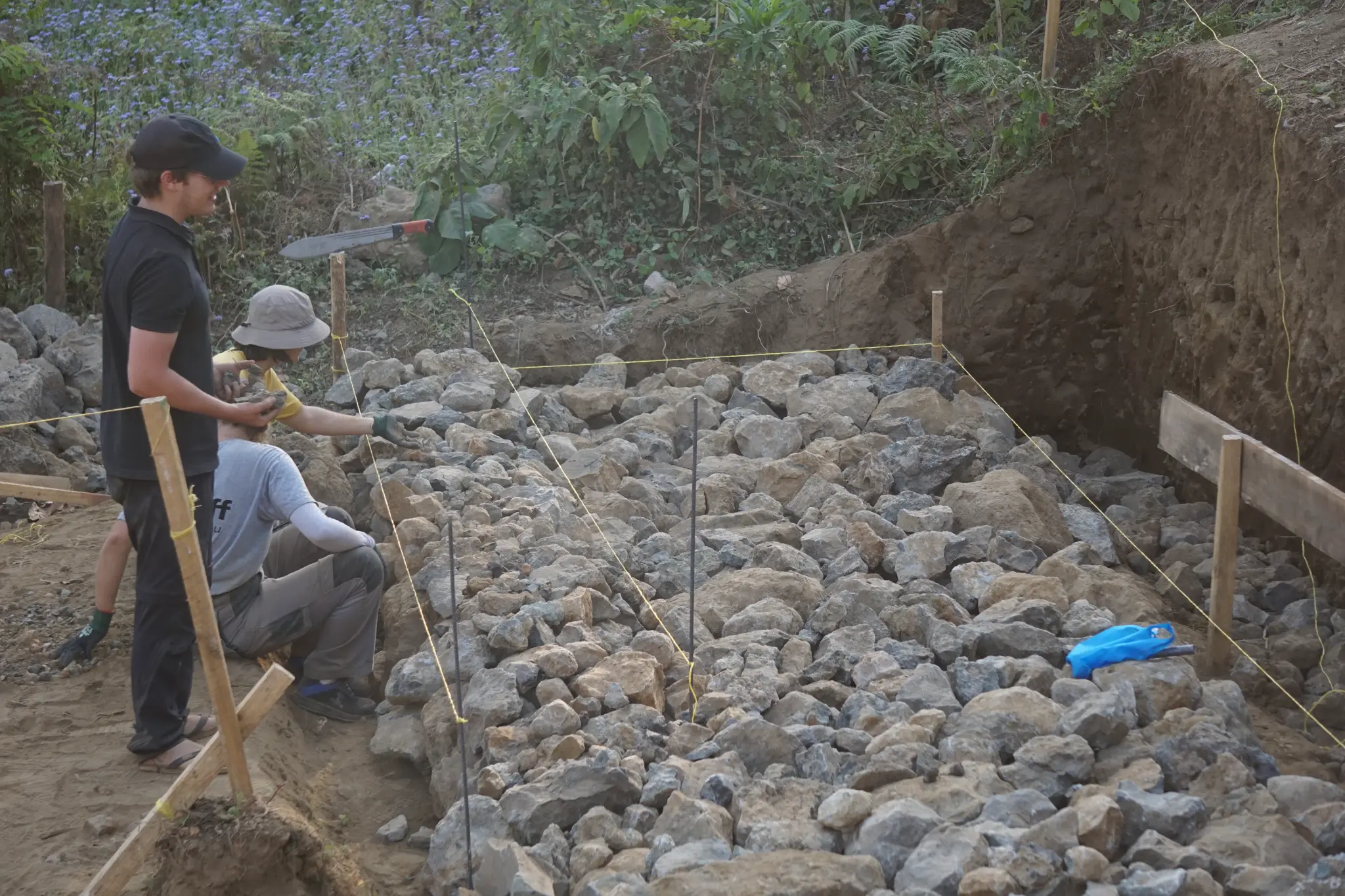 Fundamentarbeiten mit Natursteinen